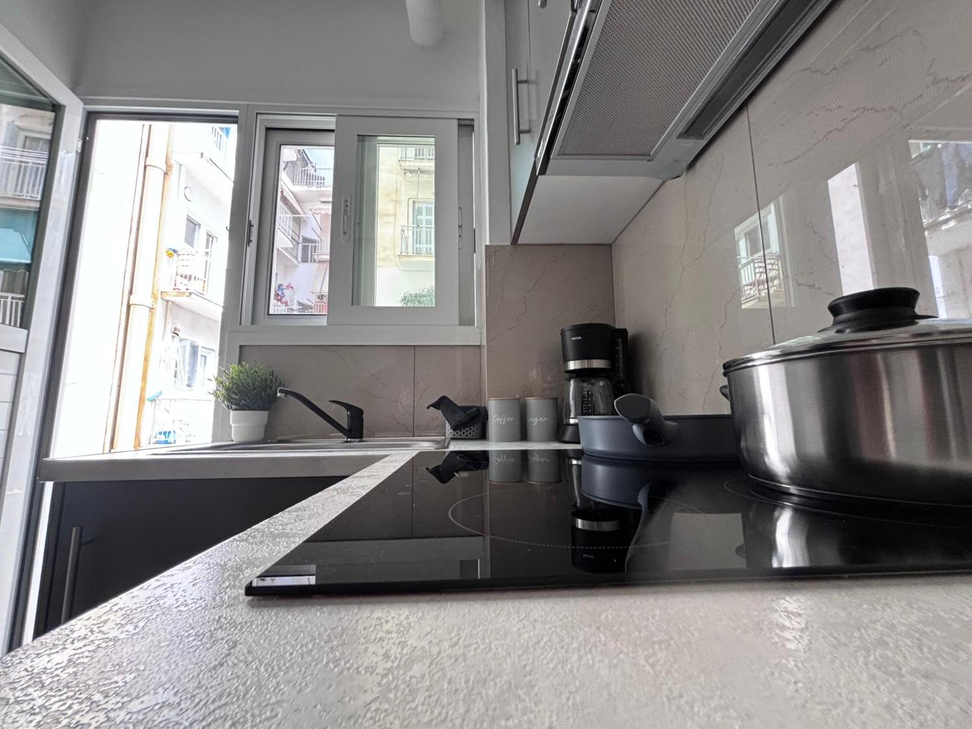 Cozy Apartment In The Heart Of Atena Exterior foto