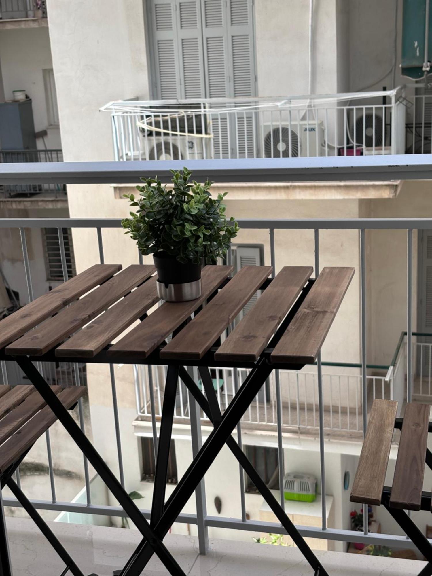 Cozy Apartment In The Heart Of Atena Exterior foto
